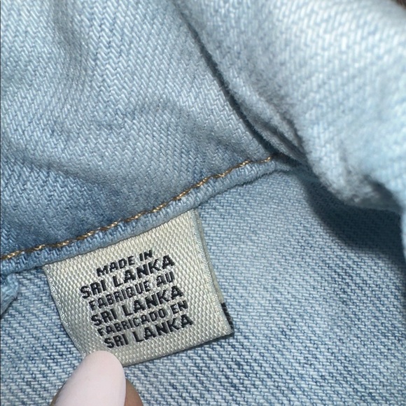 Levi's Women's Light Blue Jean Jacket size large back floral print embroidery - Picture 4 of 8